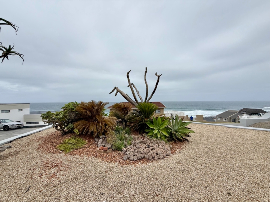 5 Bedroom Property for Sale in Seaview Eastern Cape